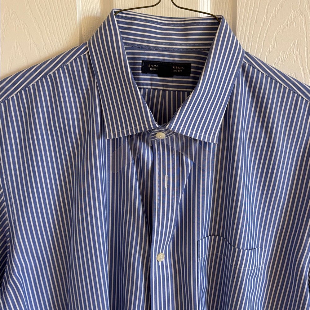 Banana Republic non-iron classic fit, Dress shirt Blue/White XL 17-17 1/2